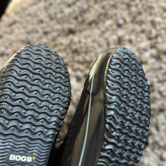 BOGS Winter Plaid Mid Black and Red Boots Size 10 Women - Picture 10 of 11